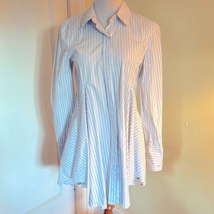 Donna Karen oversize skirt dress. Size Small with pockets. Hidden buttons.